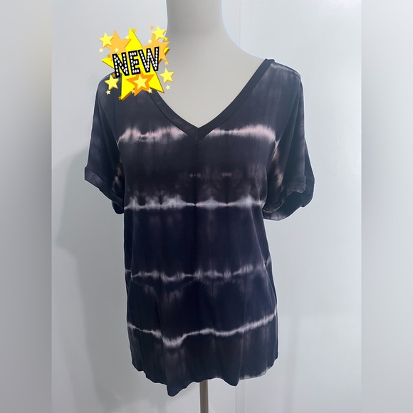 Enti Tops - Enti NWOT. Top #063